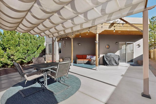 9623 Vista Casitas Drive NW, Albuquerque, NM 87114