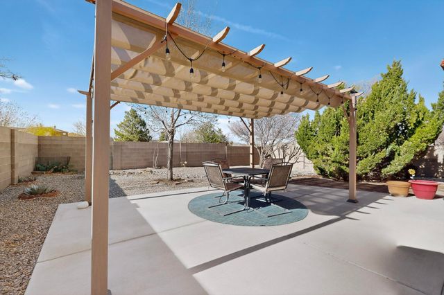 9623 Vista Casitas Drive NW, Albuquerque, NM 87114