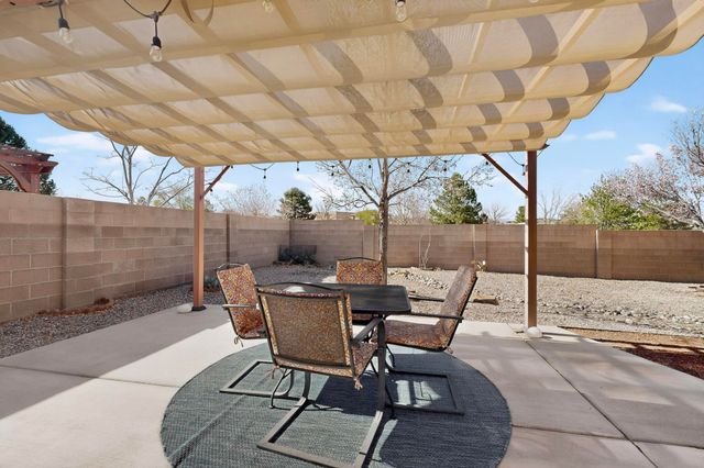 9623 Vista Casitas Drive NW, Albuquerque, NM 87114