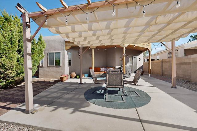 9623 Vista Casitas Drive NW, Albuquerque, NM 87114