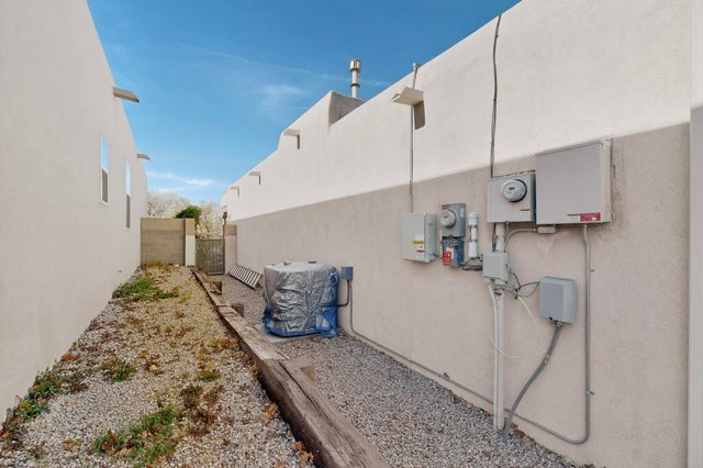 9623 Vista Casitas Drive NW, Albuquerque, NM 87114