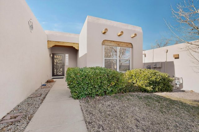 9623 Vista Casitas Drive NW, Albuquerque, NM 87114