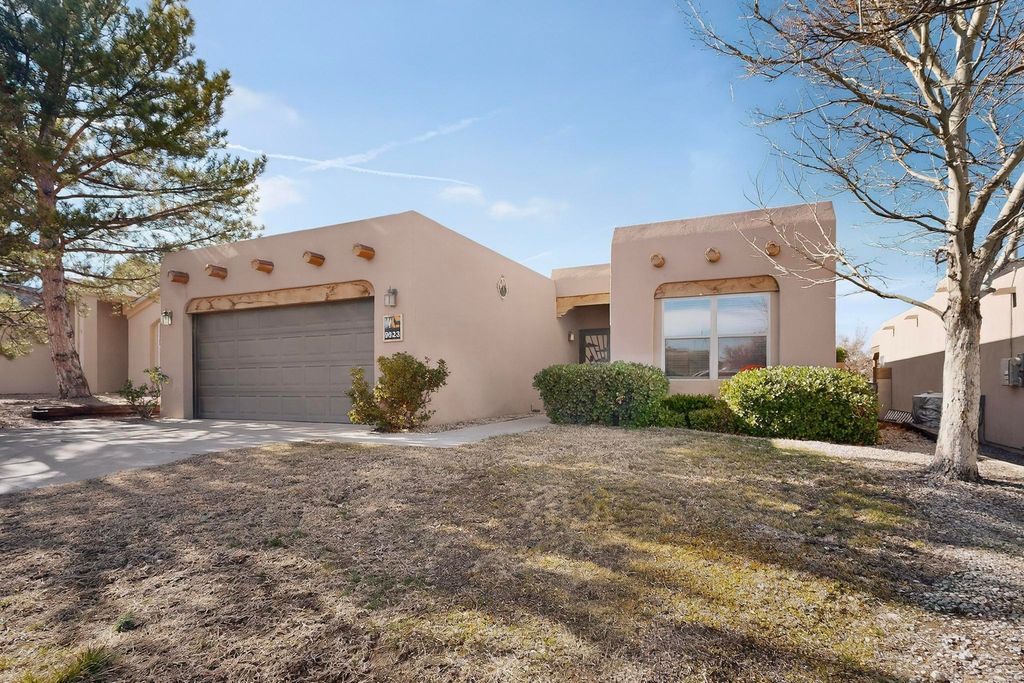 9623 Vista Casitas Drive NW, Albuquerque, NM 87114