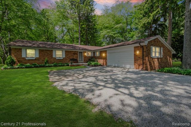 8638 Stone Road, Clay, MI 48001