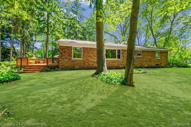 8638 Stone Road, Clay, MI 48001