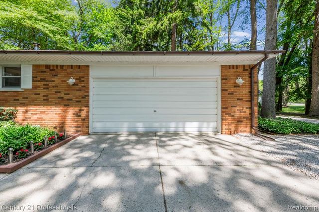8638 Stone Road, Clay, MI 48001