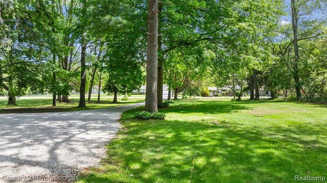 8638 Stone Road, Clay, MI 48001