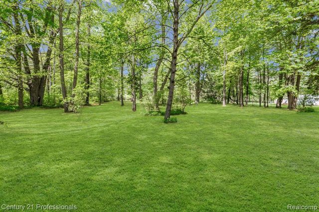 8638 Stone Road, Clay, MI 48001