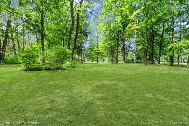 8638 Stone Road, Clay, MI 48001