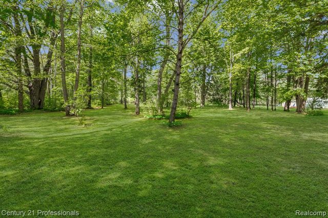 8638 Stone Road, Clay, MI 48001