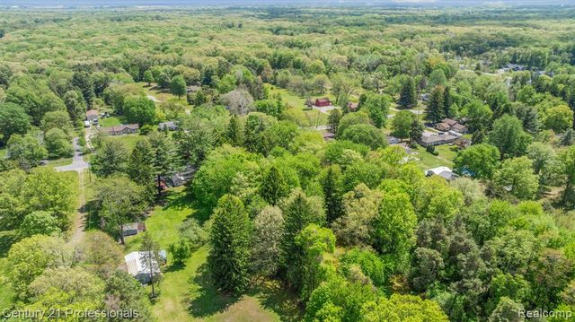 8638 Stone Road, Clay, MI 48001