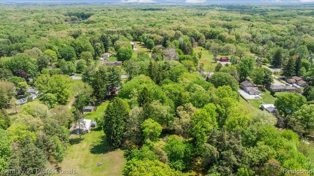 8638 Stone Road, Clay, MI 48001