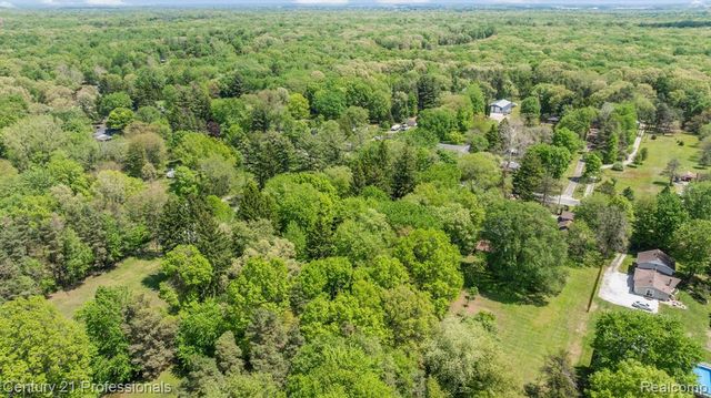 8638 Stone Road, Clay, MI 48001