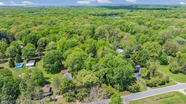 8638 Stone Road, Clay, MI 48001