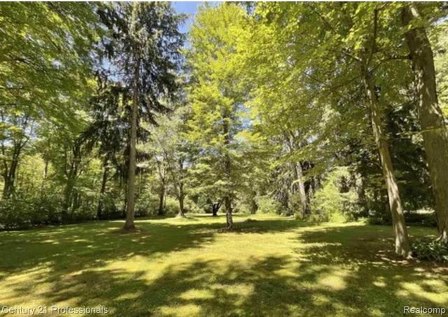 8638 Stone Road, Clay, MI 48001