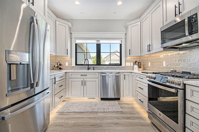 2482 Piers End Court, Kalamazoo, MI 49009