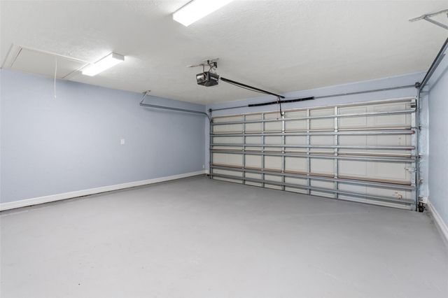 2106 22nd Avenue N, Texas City, TX 77590