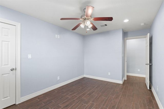 2106 22nd Avenue N, Texas City, TX 77590