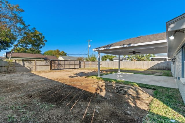 2106 22nd Avenue N, Texas City, TX 77590