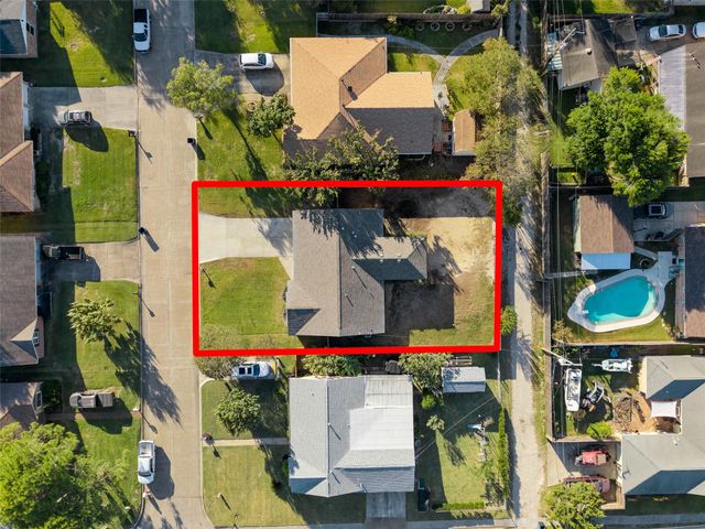 2106 22nd Avenue N, Texas City, TX 77590