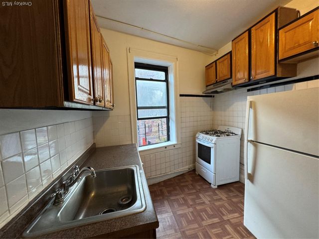 3307 Junction Boulevard 3rd floor, Jackson Heights, NY 11372