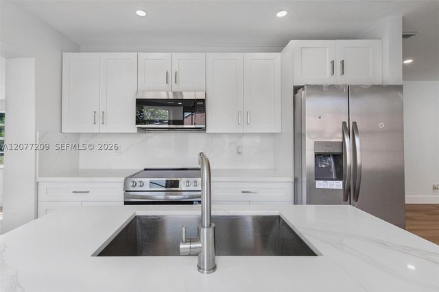 2839 Mayo St, Hollywood, FL 33020