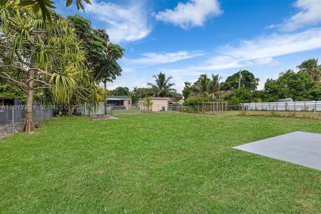 2839 Mayo St, Hollywood, FL 33020