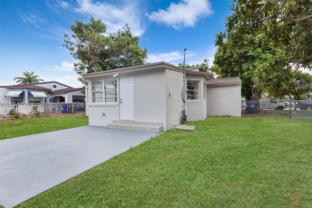 2839 Mayo St, Hollywood, FL 33020