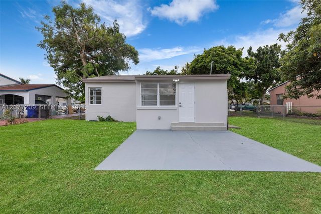 2839 Mayo St, Hollywood, FL 33020