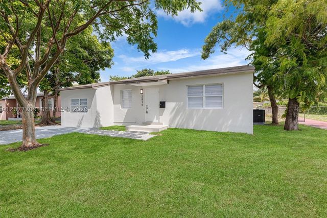 2839 Mayo St, Hollywood, FL 33020