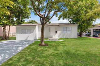 2839 Mayo St, Hollywood, FL 33020