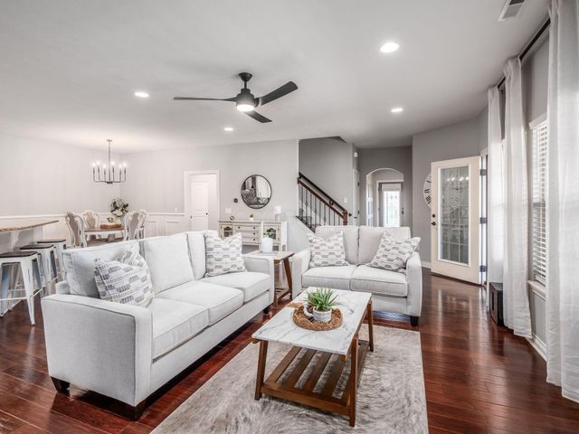 900 Essex Loop, Marysville, OH 43040