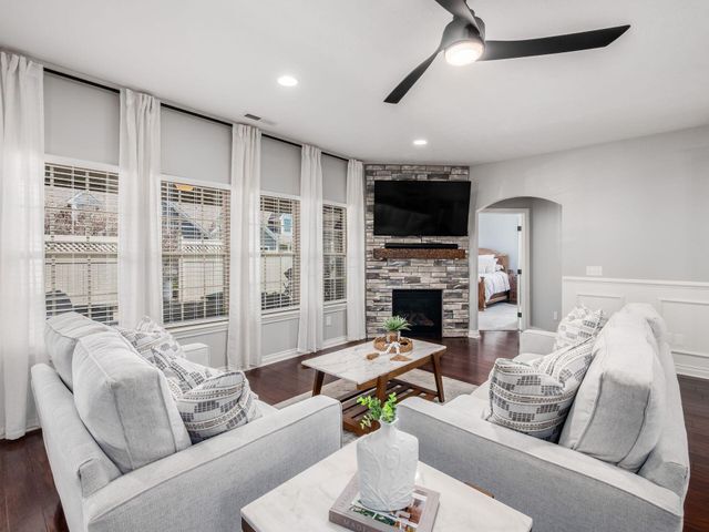 900 Essex Loop, Marysville, OH 43040