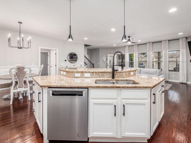 900 Essex Loop, Marysville, OH 43040