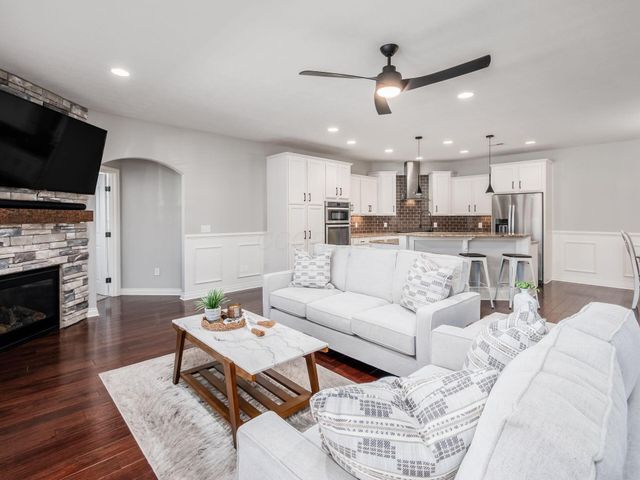 900 Essex Loop, Marysville, OH 43040