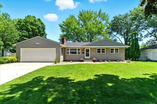 1219 South Hill Drive, Waterloo, IA 50701