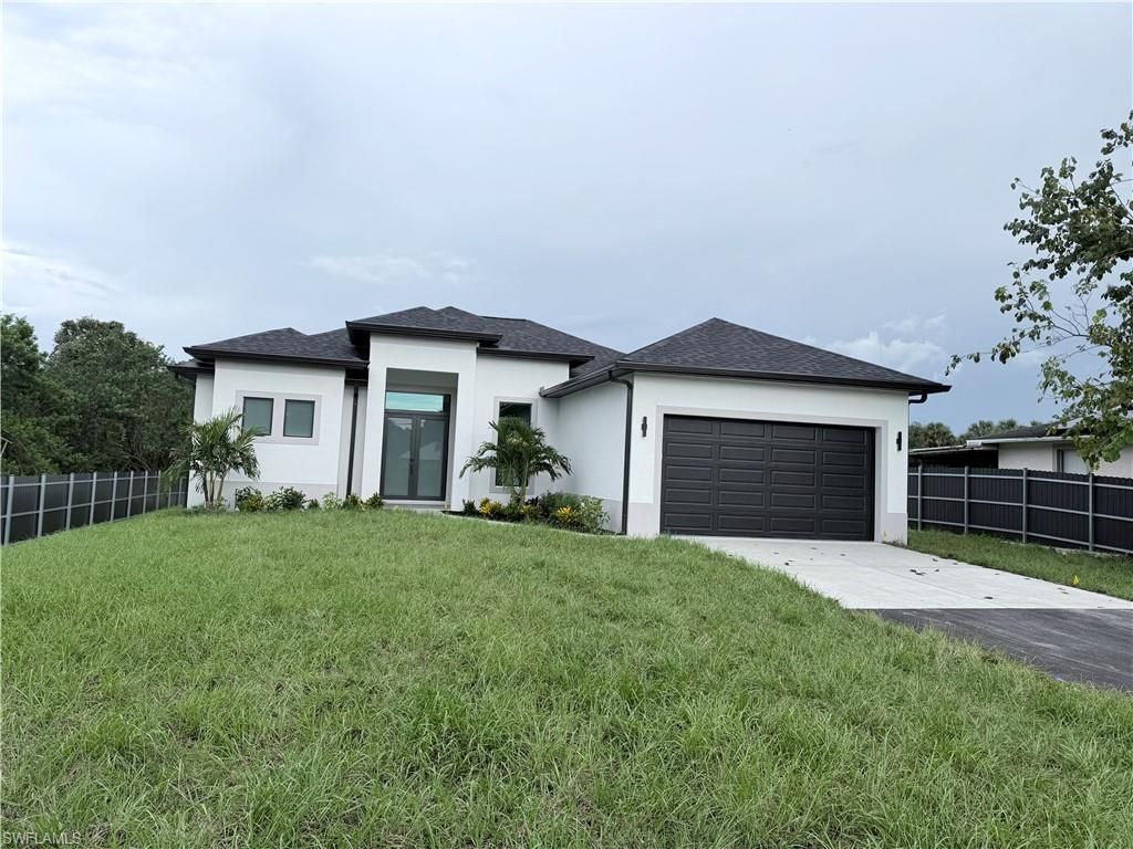 472 12TH ST NE, NAPLES, FL 34120 — exterior