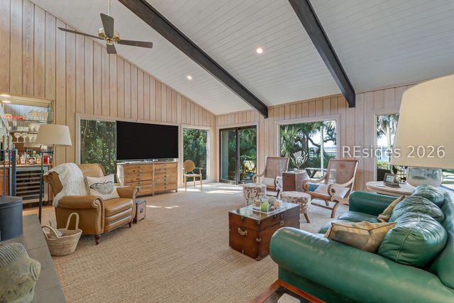 21 Calibogue Cay Road N, Hilton Head Island, SC 29928