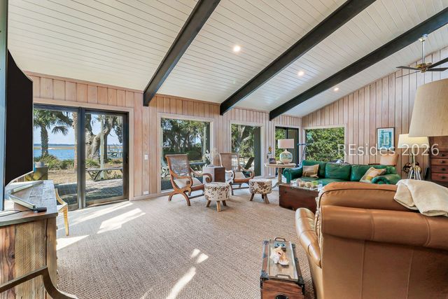 21 Calibogue Cay Road N, Hilton Head Island, SC 29928