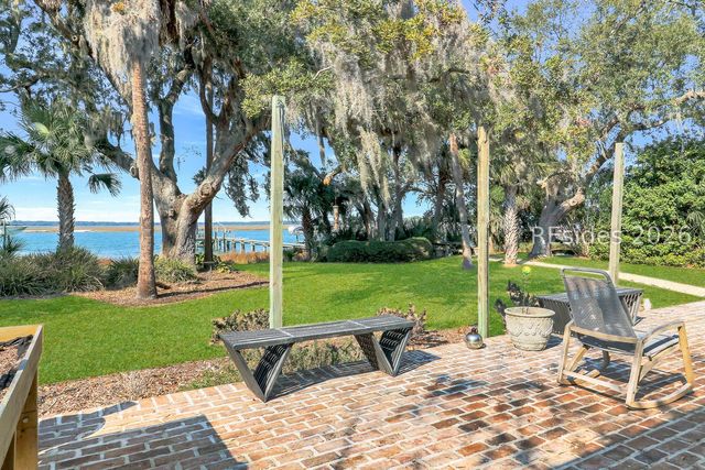 21 Calibogue Cay Road N, Hilton Head Island, SC 29928