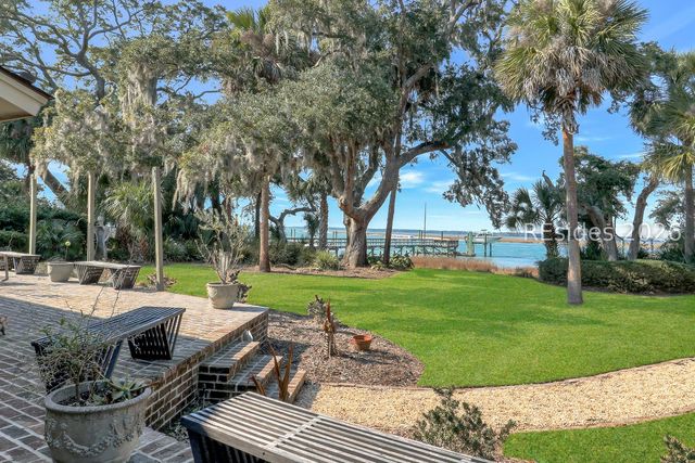21 Calibogue Cay Road N, Hilton Head Island, SC 29928