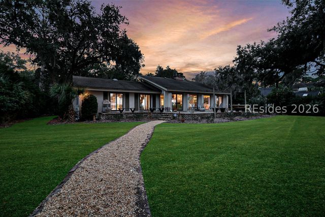 21 Calibogue Cay Road N, Hilton Head Island, SC 29928