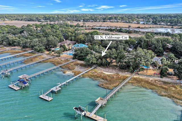 21 Calibogue Cay Road N, Hilton Head Island, SC 29928