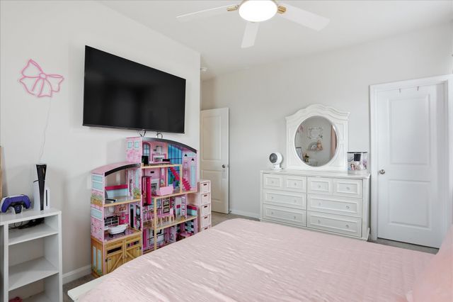 37 FELDBERG DR, Charles Town, WV 25414