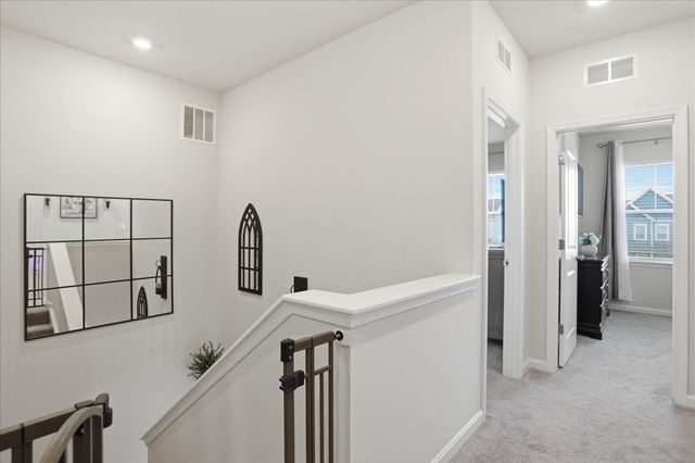 37 FELDBERG DR, Charles Town, WV 25414
