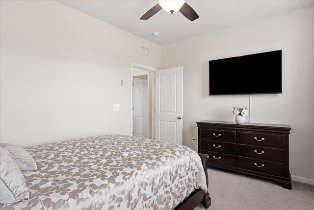 37 FELDBERG DR, Charles Town, WV 25414