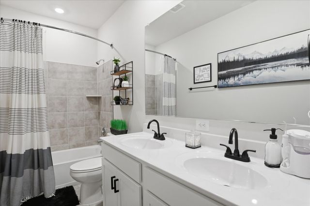 37 FELDBERG DR, Charles Town, WV 25414