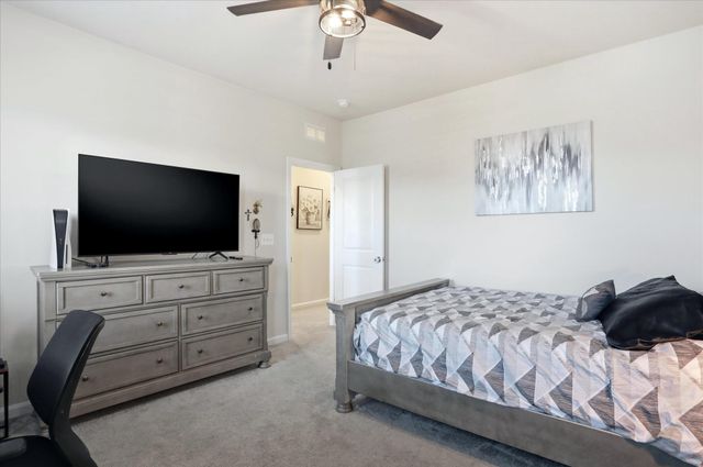 37 FELDBERG DR, Charles Town, WV 25414