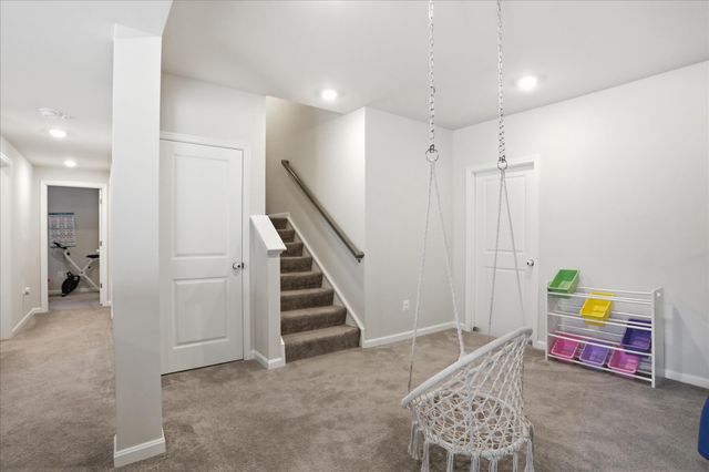 37 FELDBERG DR, Charles Town, WV 25414