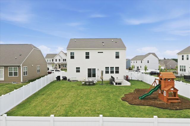 37 FELDBERG DR, Charles Town, WV 25414